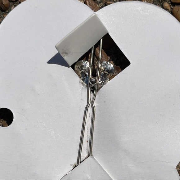 Accessorie - Picture 2 of 2